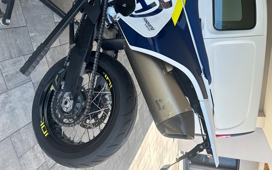 Gebrauchtmotorrad Husqvarna 701 Supermoto - Bild 2