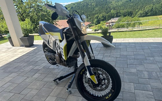 Gebrauchtmotorrad Husqvarna 701 Supermoto - Bild 6