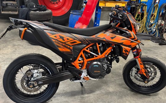 Gebrauchtmotorrad KTM 690 SMC R - Bild 3