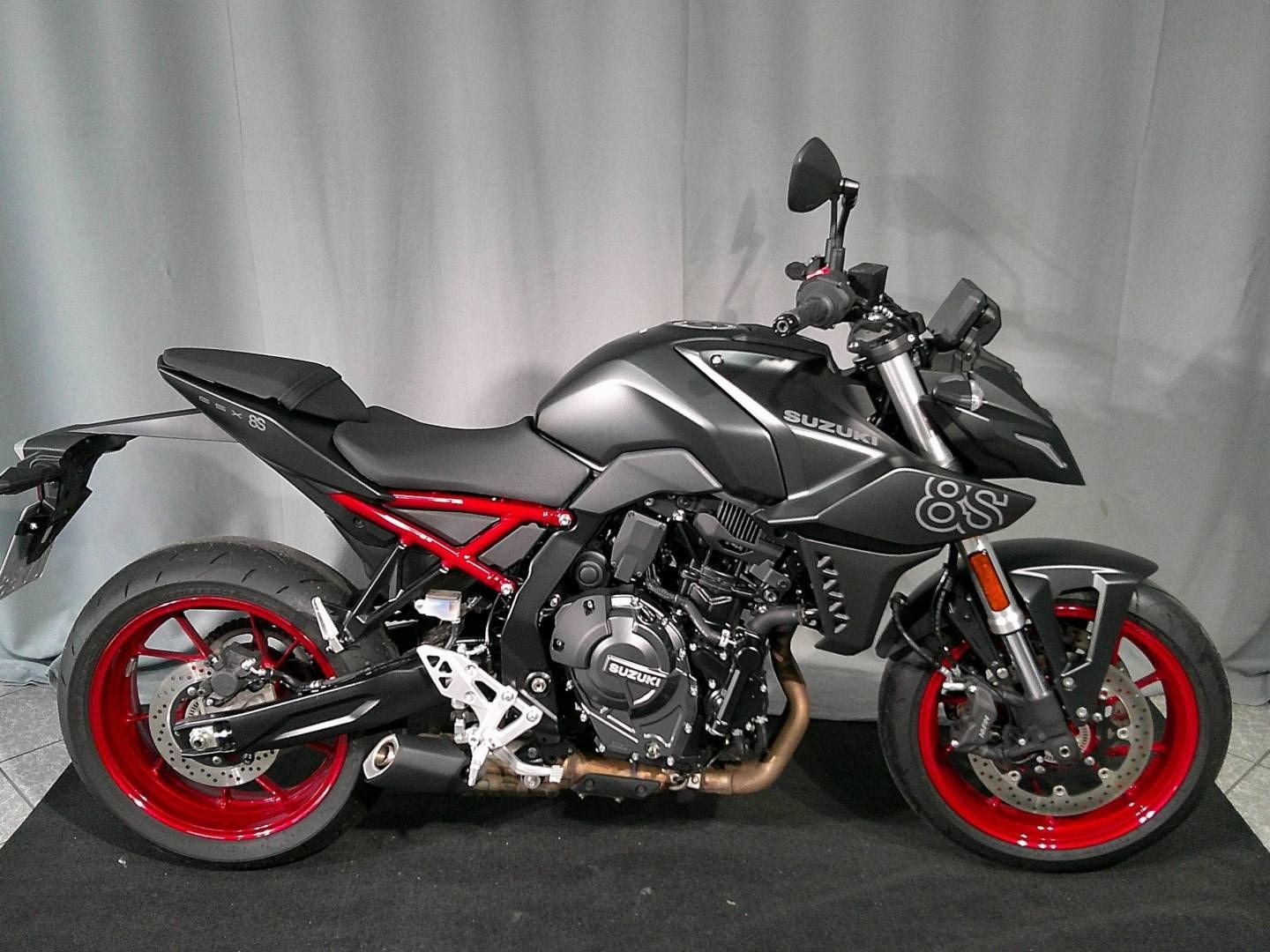 Suzuki GSX-8S