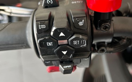 Gebrauchtmotorrad QJ Motor SRT 900 SX - Bild 9