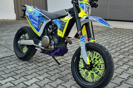 Husqvarna 701 Supermoto