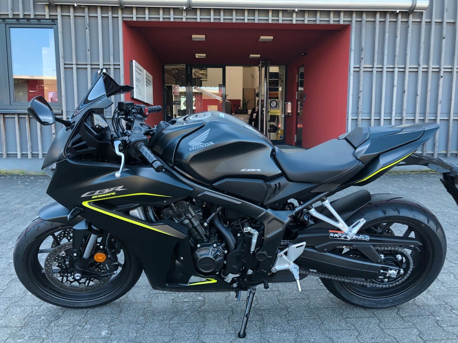 Honda CBR650R E-Clutch