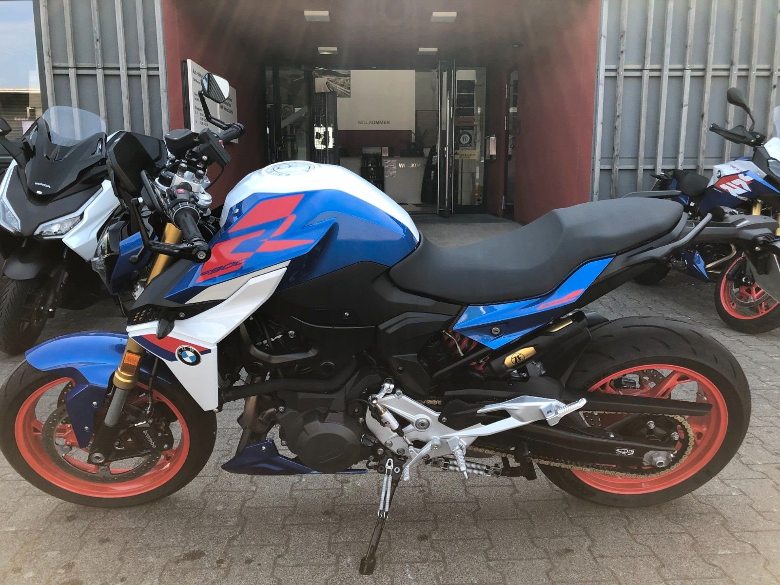 BMW F 900 R