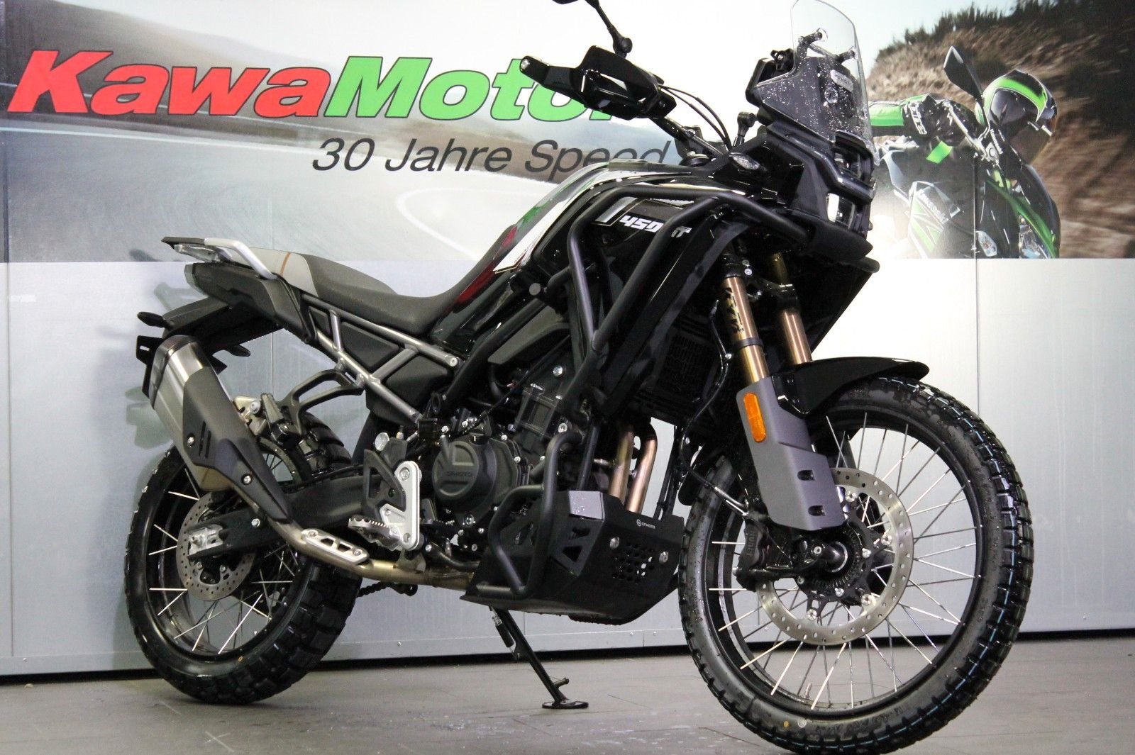 CFMOTO 450MT