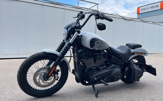 Gebrauchtmotorrad Harley-Davidson Softail Street Bob 114 FXBBS - Bild 14
