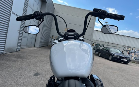Gebrauchtmotorrad Harley-Davidson Softail Street Bob 114 FXBBS - Bild 16