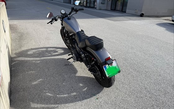 Gebrauchtmotorrad Harley-Davidson Sportster XL 883 N Iron - Bild 4