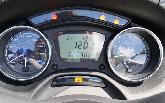 Gebrauchtmotorrad Piaggio MP3 500 hpe Sport Advanced - Bild 8
