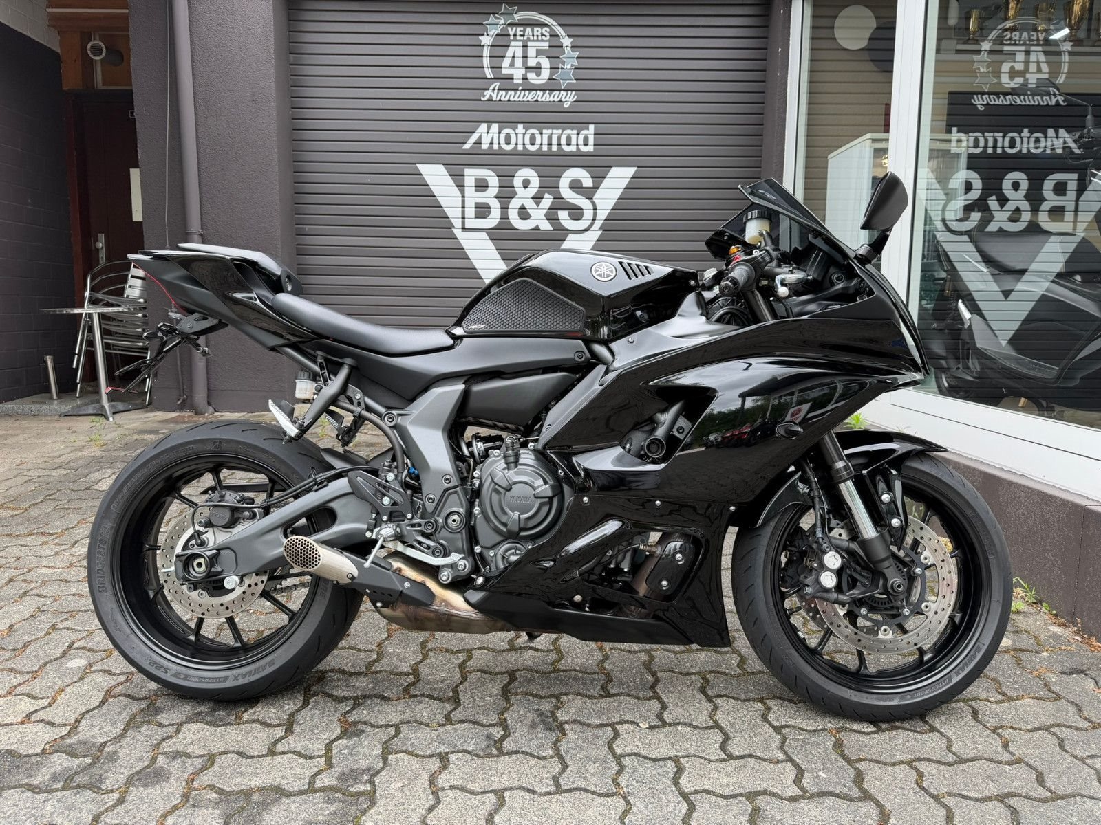 Yamaha R7