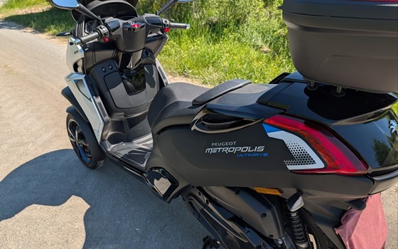 Gebrauchtmotorrad Peugeot Metropolis 400 - Bild 10