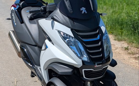 Gebrauchtmotorrad Peugeot Metropolis 400 - Bild 1