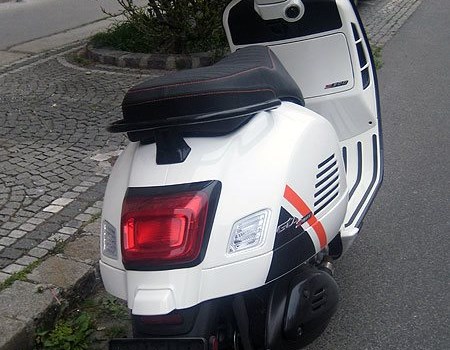 Gebrauchtmotorrad Vespa GTS 300 Super Sport - Bild 3