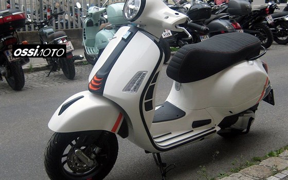 Gebrauchtmotorrad Vespa GTS 300 Super Sport - Bild 4