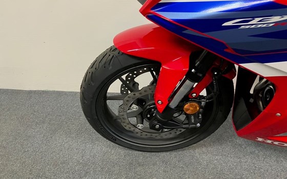 Neufahrzeug Honda CBR500R E-Clutch - Bild 12