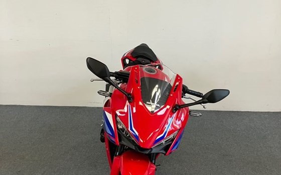Neufahrzeug Honda CBR500R E-Clutch - Bild 4