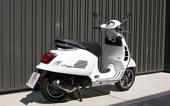 Neufahrzeug Vespa GTS 125 Super - Bild 3