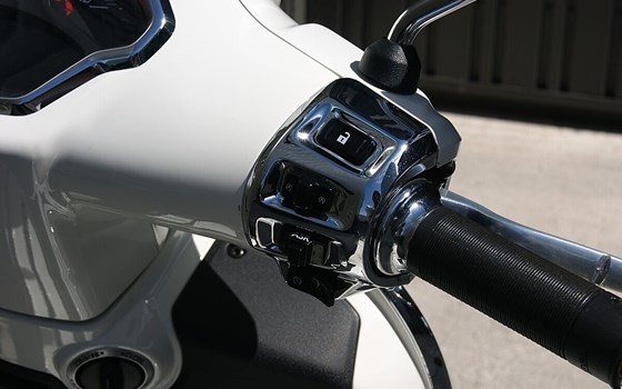 Neufahrzeug Vespa GTS 125 Super - Bild 6