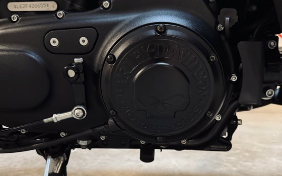 Gebrauchtmotorrad Harley-Davidson Sportster XL 883 N Iron - Bild 16