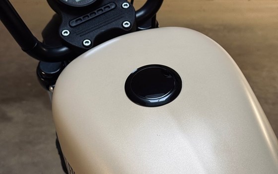Gebrauchtmotorrad Harley-Davidson Sportster XL 883 N Iron - Bild 13