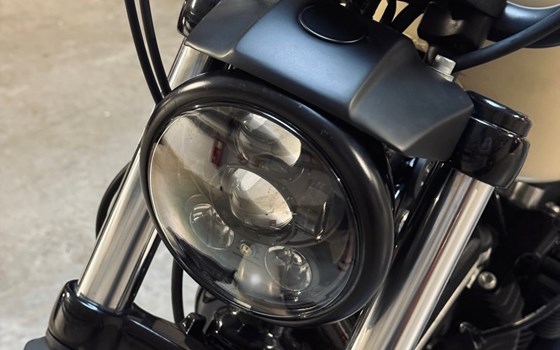 Gebrauchtmotorrad Harley-Davidson Sportster XL 883 N Iron - Bild 20