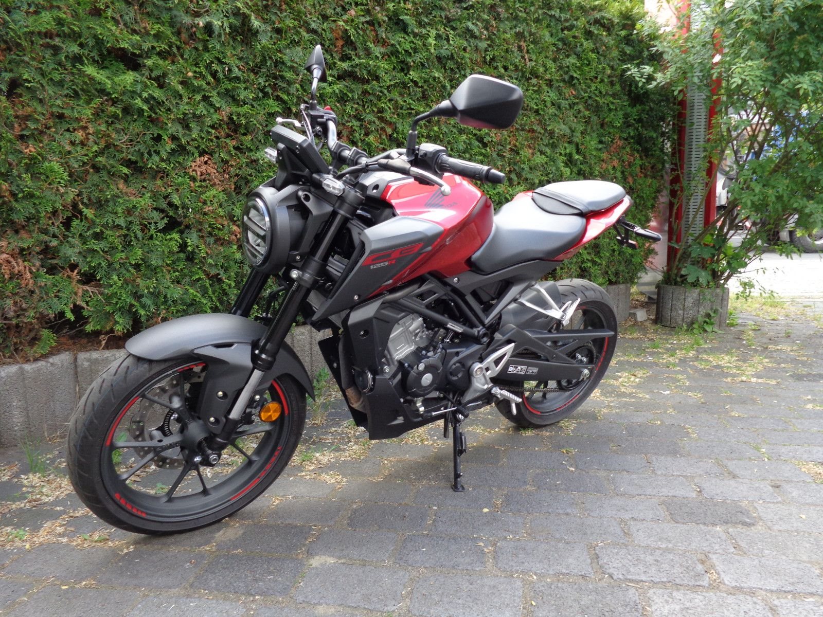 Honda CB125R