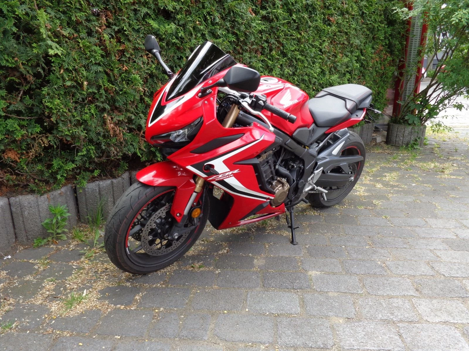 Honda CBR650R