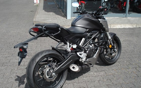 Gebrauchtmotorrad Honda CB125R - Bild 3