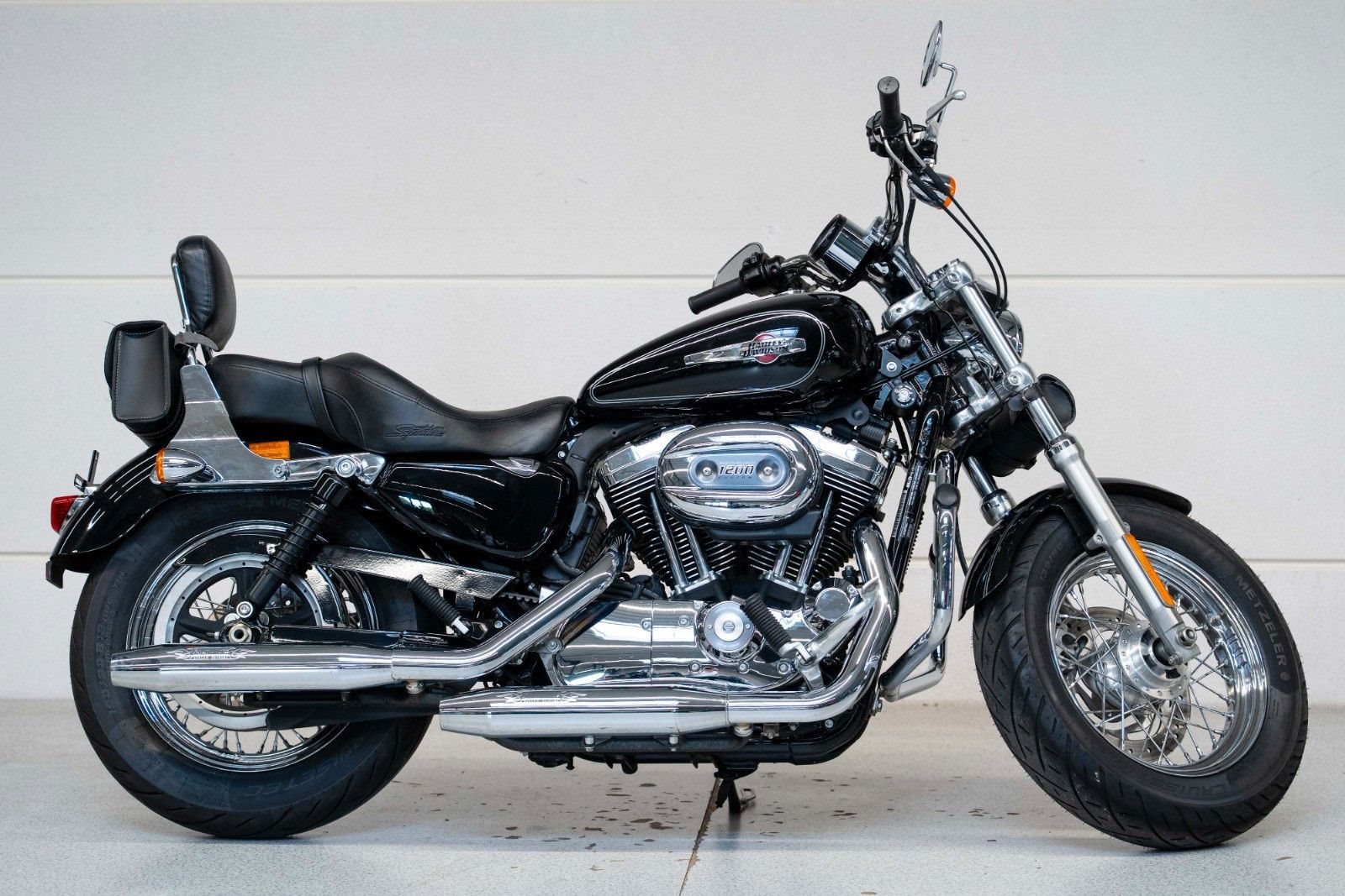 Harley-Davidson Sportster XL 1200C Custom