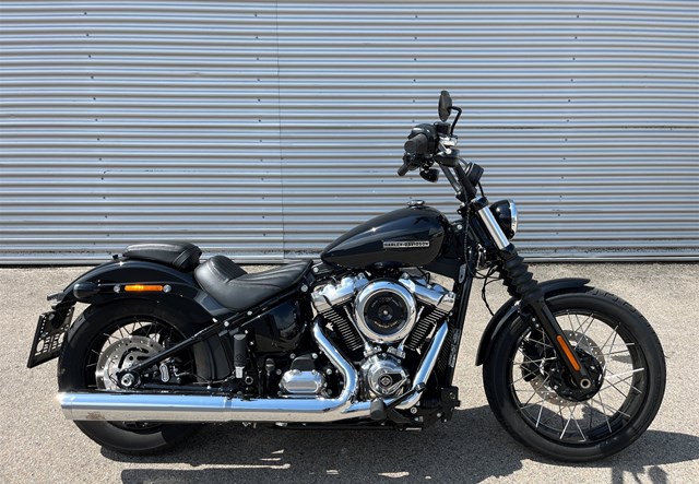 Harley-Davidson Softail Street Bob FXBB (Vivid Black)