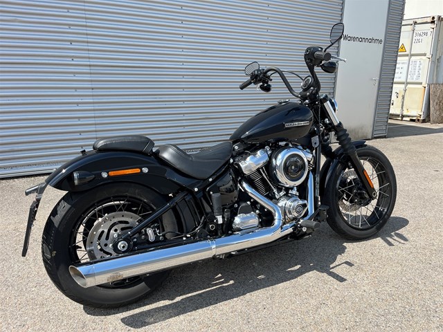 Harley-Davidson Softail Street Bob FXBB (Vivid Black) - Bild 6