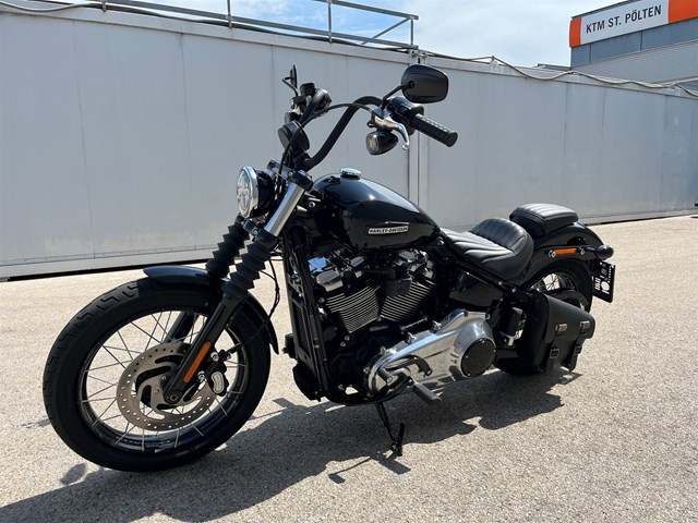 Harley-Davidson Softail Street Bob FXBB (Vivid Black) - Bild 9