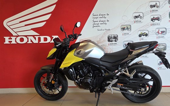 Neufahrzeug Honda CB750 Hornet - Bild 1