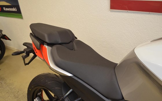 Neufahrzeug Aprilia Tuono 457 - Bild 14