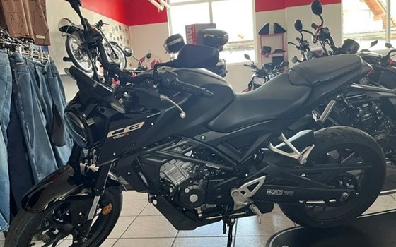 Gebrauchtmotorrad Honda CB125R - Bild 1