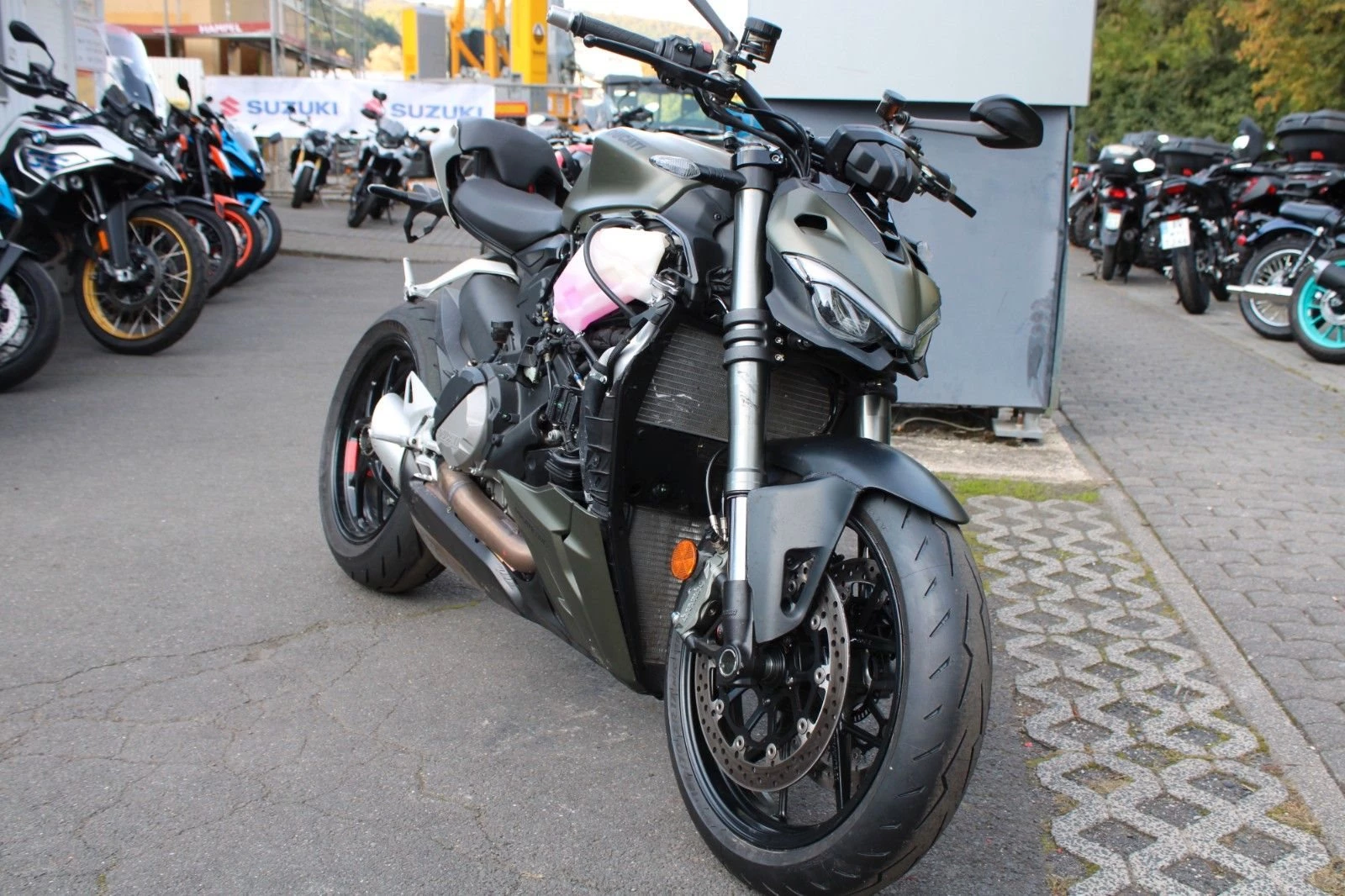 Ducati Streetfighter V2