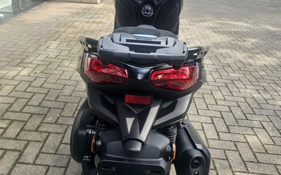 Gebrauchtmotorrad Yamaha XMAX 300 Tech MAX - Bild 10