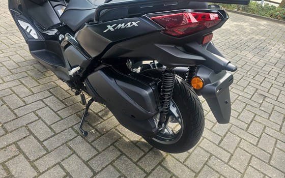 Gebrauchtmotorrad Yamaha XMAX 300 Tech MAX - Bild 11