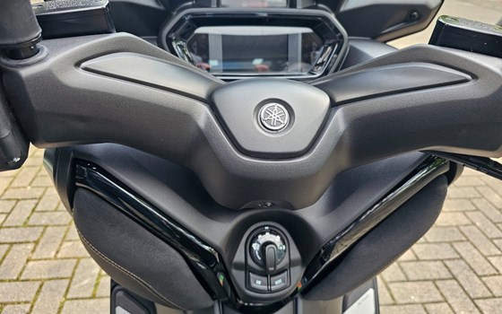 Gebrauchtmotorrad Yamaha XMAX 300 Tech MAX - Bild 16
