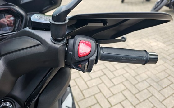 Gebrauchtmotorrad Yamaha XMAX 300 Tech MAX - Bild 17