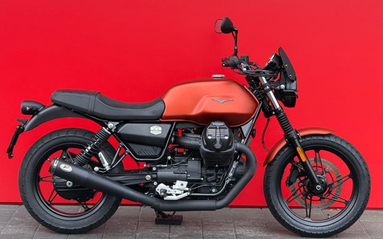 Motorrad Occasion Moto Guzzi V7 Stone - Bild 1