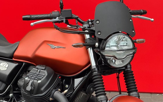 Motorrad Occasion Moto Guzzi V7 Stone - Bild 10