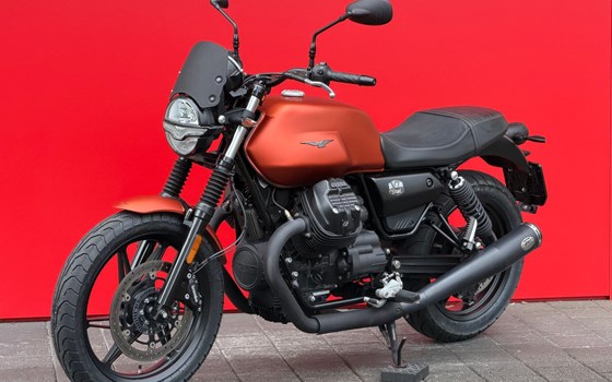Motorrad Occasion Moto Guzzi V7 Stone - Bild 3