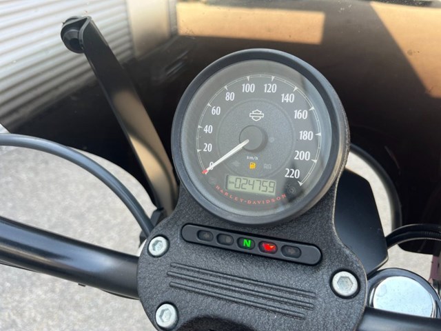 Harley-Davidson Sportster XL 883 R Roadster (rot) - Bild 12