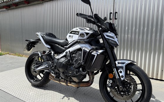Gebrauchtmotorrad Yamaha MT-09 Y-AMT 35kW - Bild 2