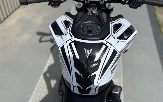 Gebrauchtmotorrad Yamaha MT-09 Y-AMT 35kW - Bild 7