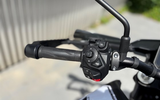 Gebrauchtmotorrad Yamaha MT-09 Y-AMT 35kW - Bild 9