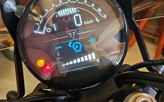 Gebrauchtmotorrad Triumph Trident 660 - Bild 13