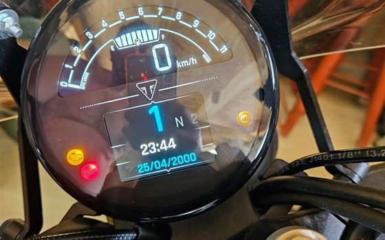Gebrauchtmotorrad Triumph Trident 660 - Bild 14