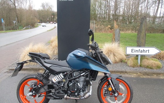 Gebrauchtmotorrad KTM 125 Duke - Bild 2